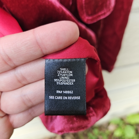 Torrid raspberry crushed velvet single button blazer size 2 2X - Picture 6 of 7